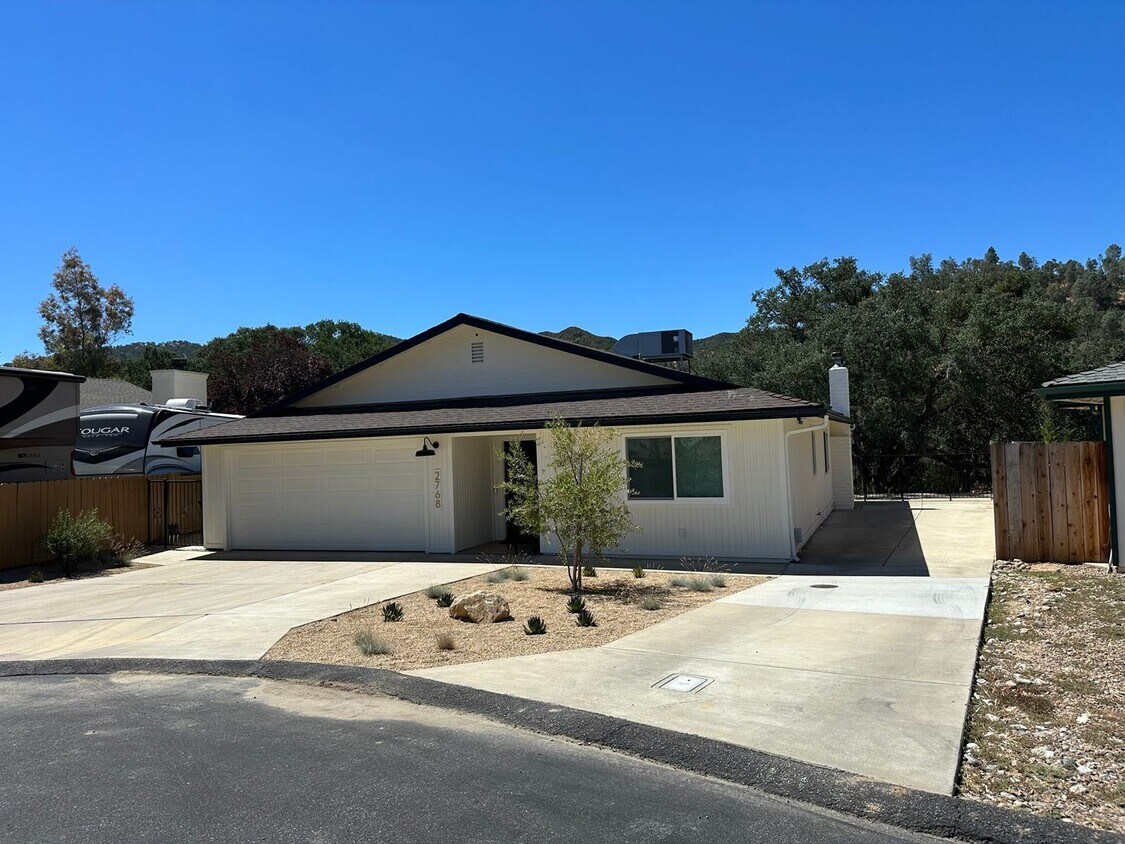 Primary Photo - 3 br, 2 bath House - 2768 Chaparral Ln