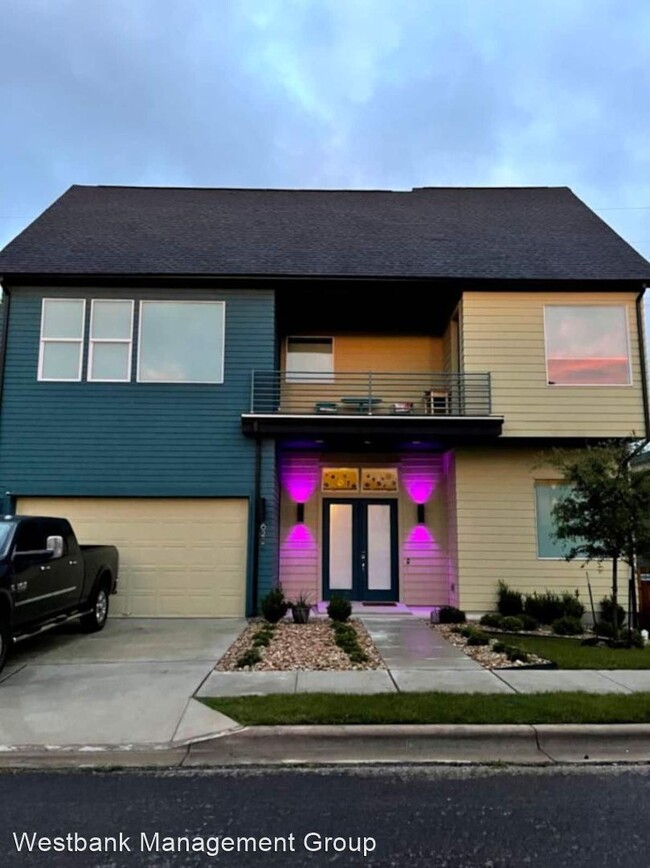 Building Photo - 3 br, 2.5 bath House - 6221 Toscana Ave