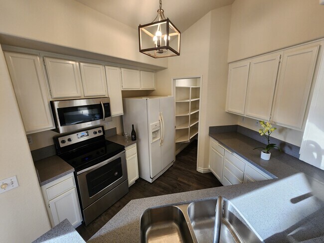 Foto del edificio - 7285 Calabria Ct