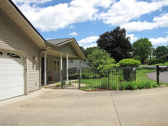 Building Photo - 2005 Connect Rd