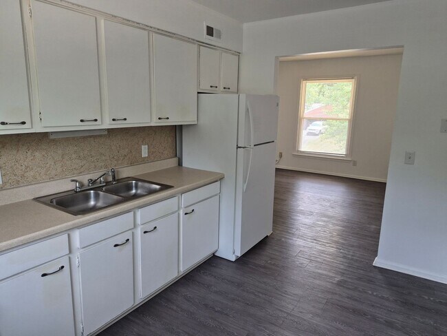 Foto del edificio - 3514 Valleston Pkwy