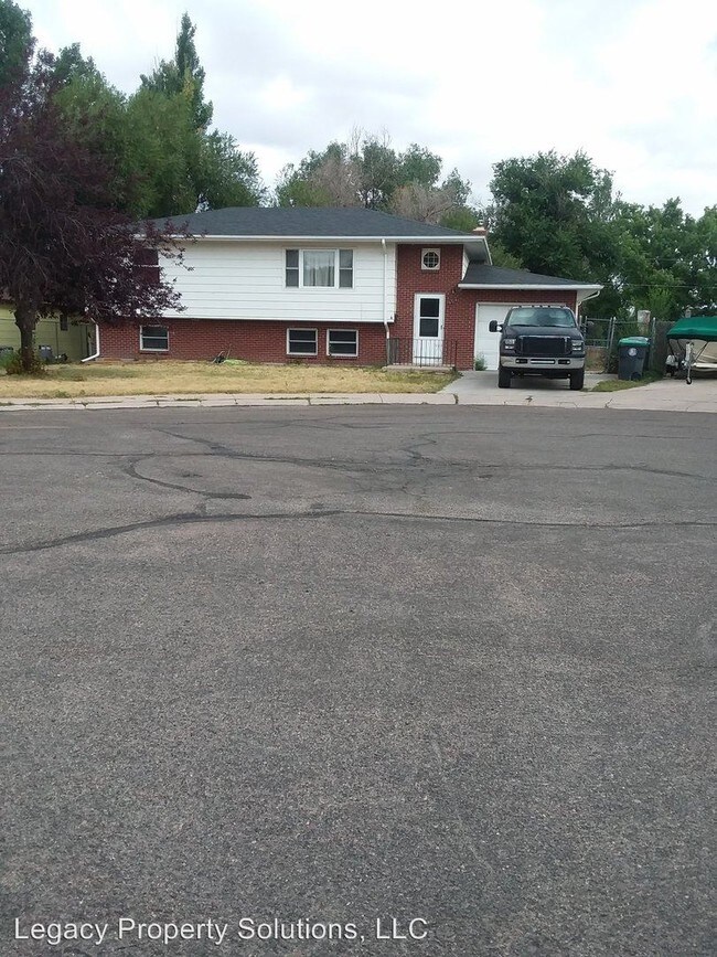 Foto del edificio - 5 br, 3 bath House - 4516 E. 11th Street