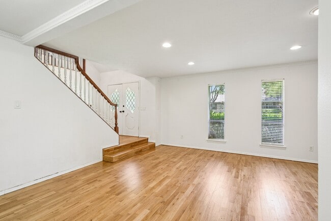 Foto del edificio - 4016 Willow Ridge Dr
