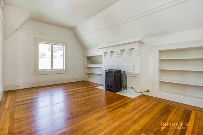 Building Photo - 1275 3rd Ave