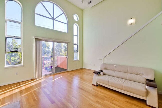 Foto del edificio - 350 N 2nd St