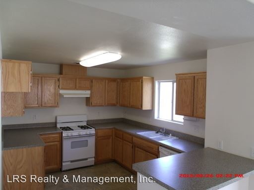 Building Photo - 2 br, 1.5 bath Apartment - 20220 Park Rd.