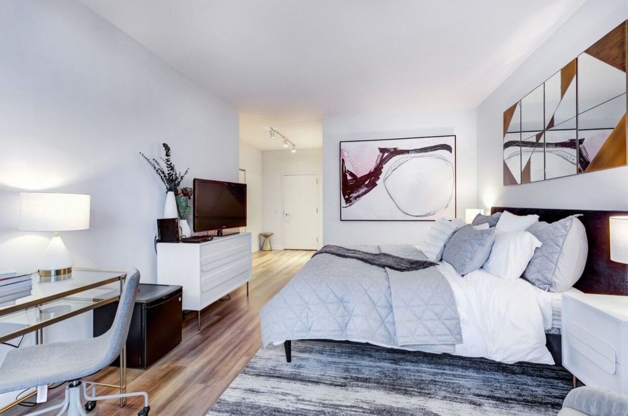 Photo - 846 W Blackhawk St (Chicago, IL)