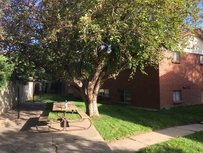 Foto del edificio - 5535 E Yale Ave