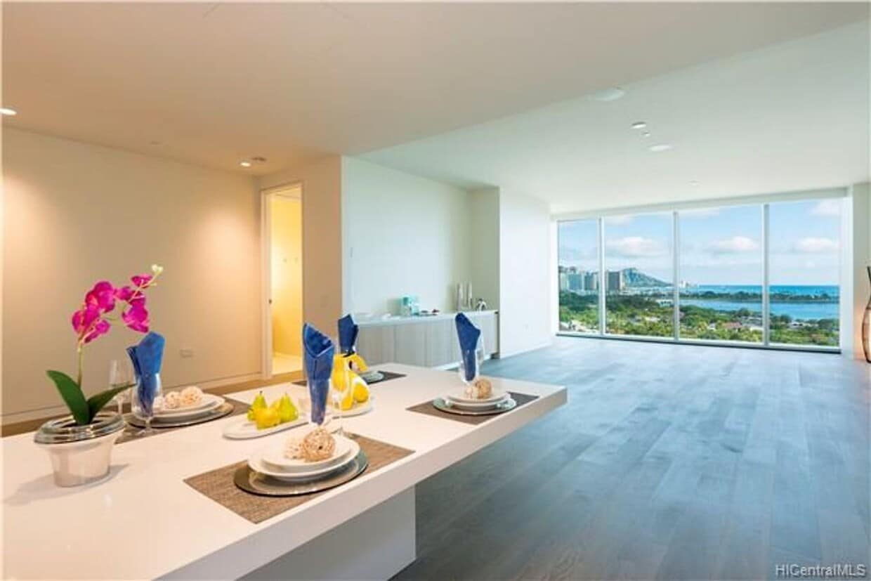 Primary Photo - Waiea 11th Floor 2/2.5/2 with Ocean and Di...