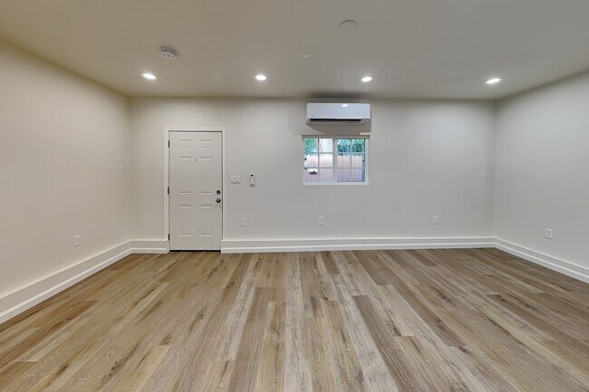 Building Photo - 10251029wo