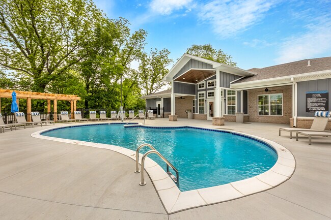 Piscina - The Jewel Whispering Oaks