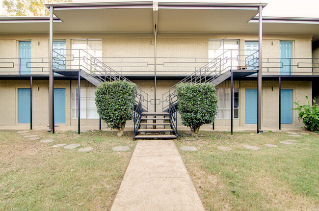 Building Photo - 21 Diana St