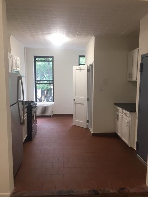 Primary Photo - 698 Sackett St