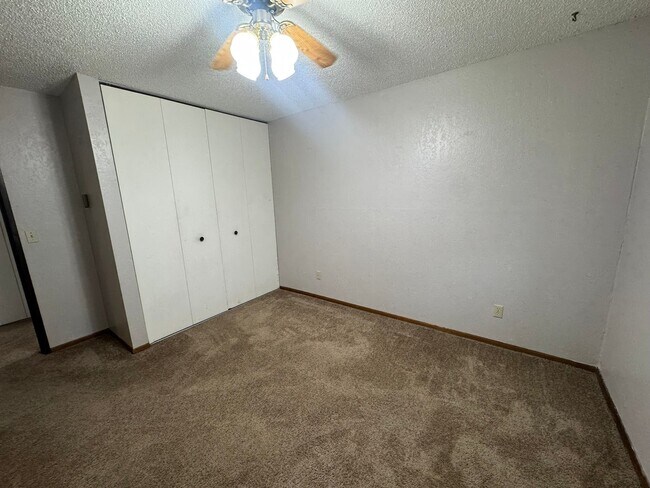 Building Photo - 213 9th Ave