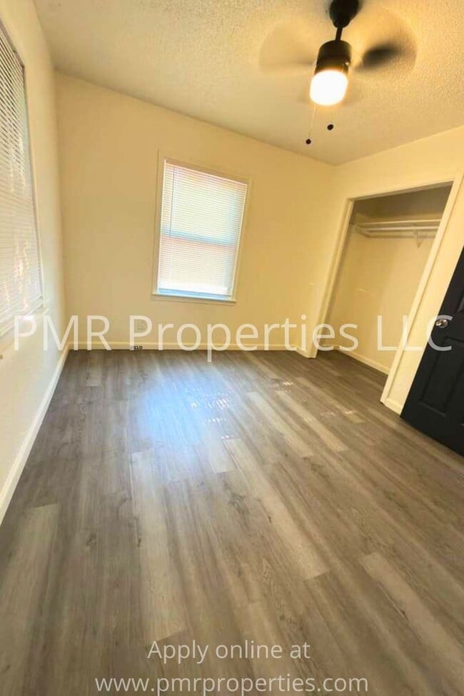 Building Photo - 2 Bedroom/ 1 Bathroom House