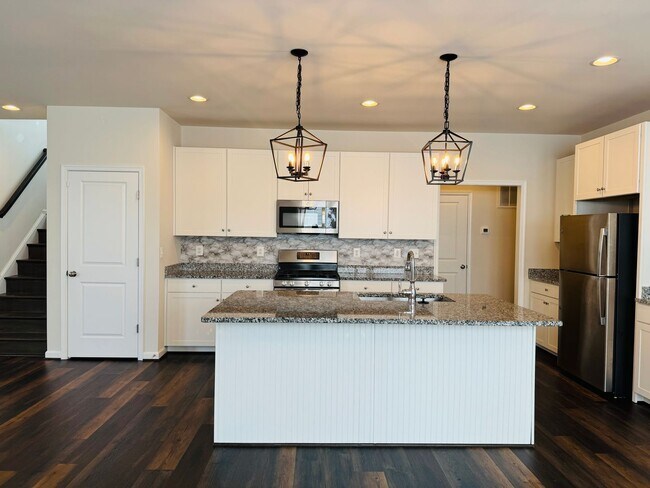 Building Photo - 454 Coastal Ave