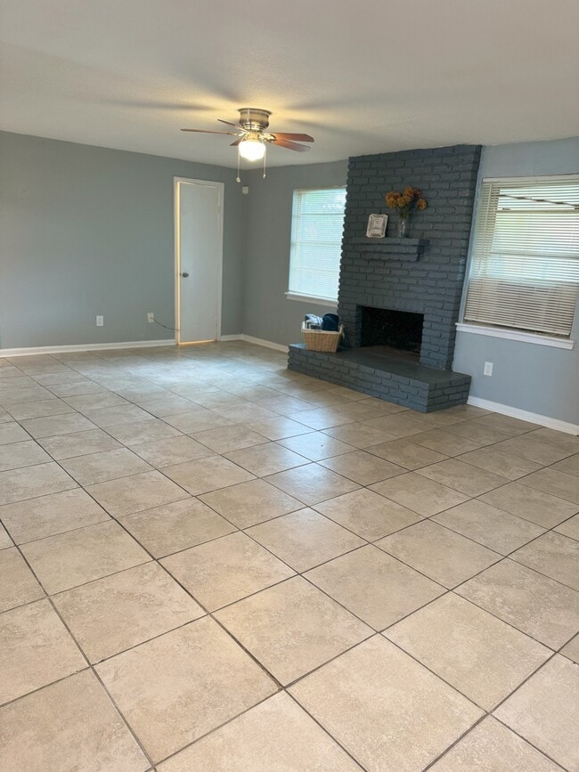 Building Photo - 3831 Heatherbloom Dr