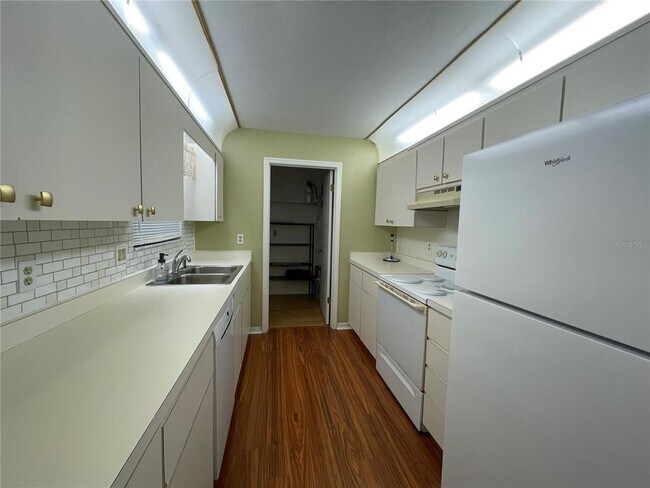 Foto del edificio - 720 E Gilchrist Ct