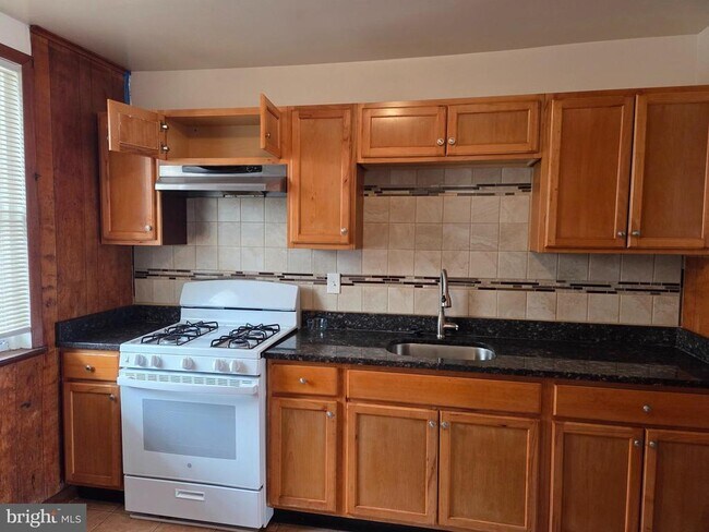 Foto del edificio - 4013 Creston St