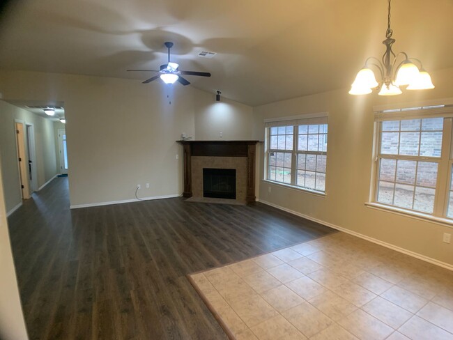 Foto del edificio - West Edmond - Sonador Addition (3 Bed 2 Bath)