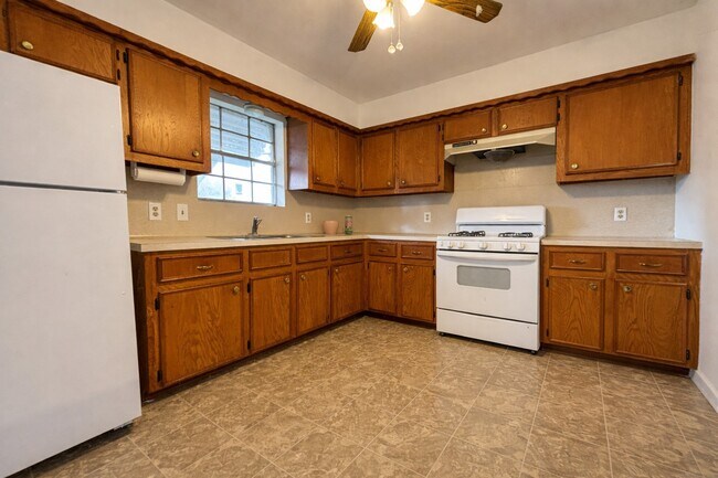 Foto del edificio - 508 Mahan Ave