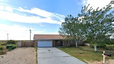 Building Photo - 10648 Peach Ave