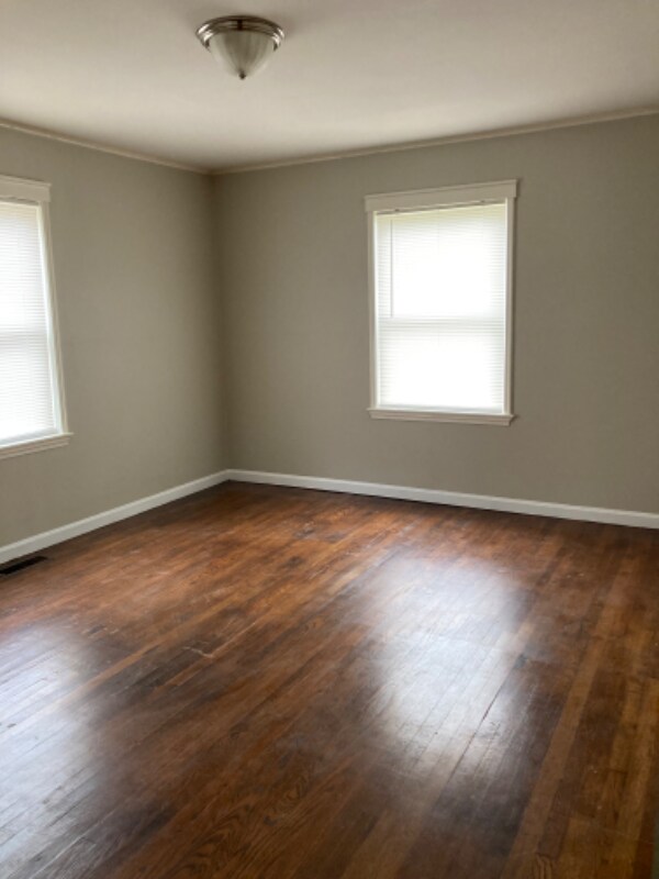 Building Photo - 2327 E 3rd St