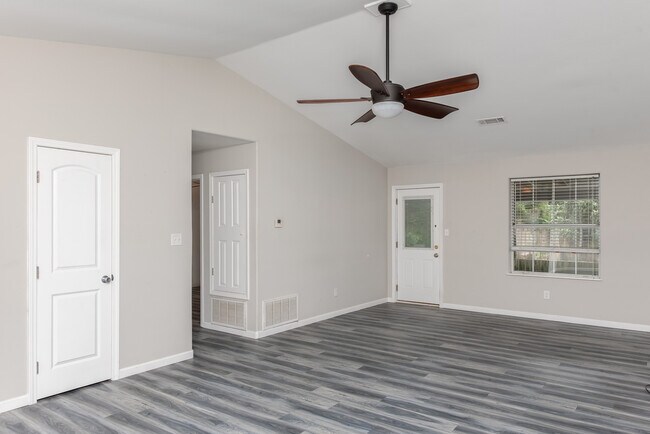 Building Photo - 2217 N 61st Ave