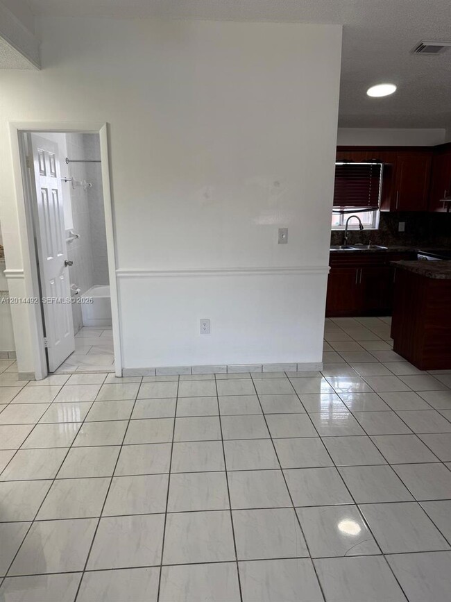 Foto del edificio - 2212 W 74th St