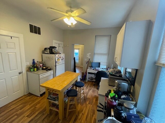 Foto del edificio - 853 N Marshfield Ave