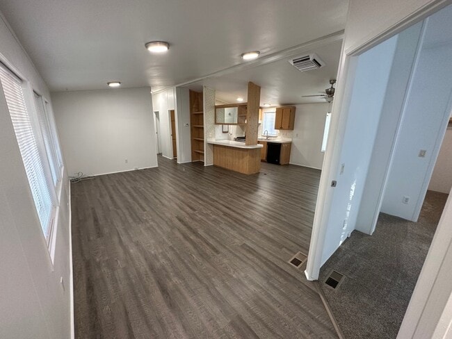 Building Photo - 845 W 8700 S