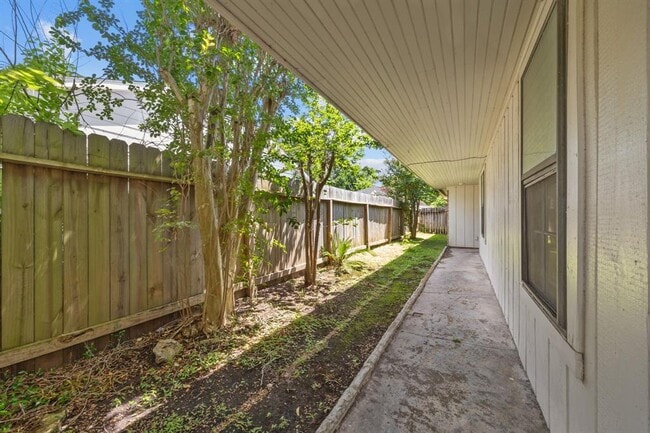 Foto del edificio - 15718 Sea Lark Rd