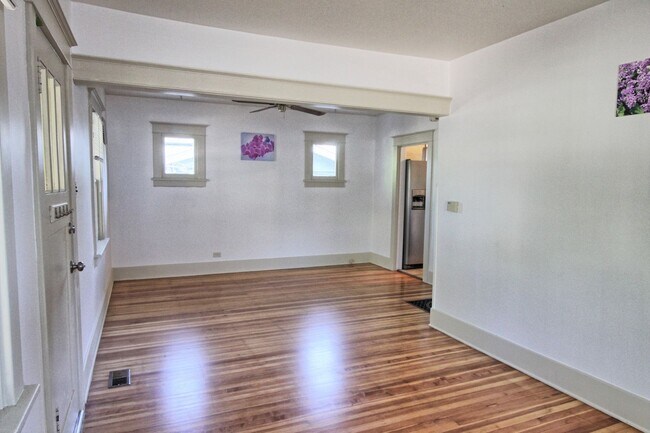 Foto del edificio - 2 bed 1 bath house just west of DU