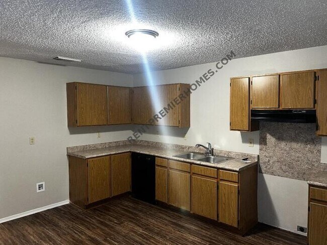 Foto del edificio - 822 Meadow Dale