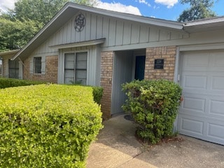 Building Photo - 228 E Greenfield Dr