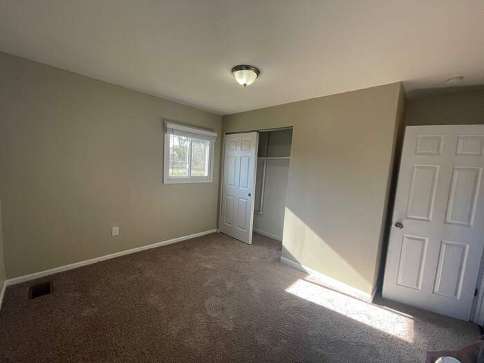 Foto del edificio - NOW AVAILABLE! - 366 Franklin Ave, Xenia, ...