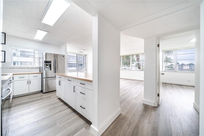 Foto del edificio - 2781 Taft St