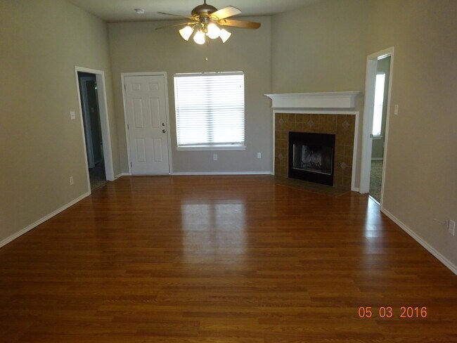 Foto del edificio - House Located Near Frenship Schools & Close Access to 82nd & Marsha Sharp Fwy!