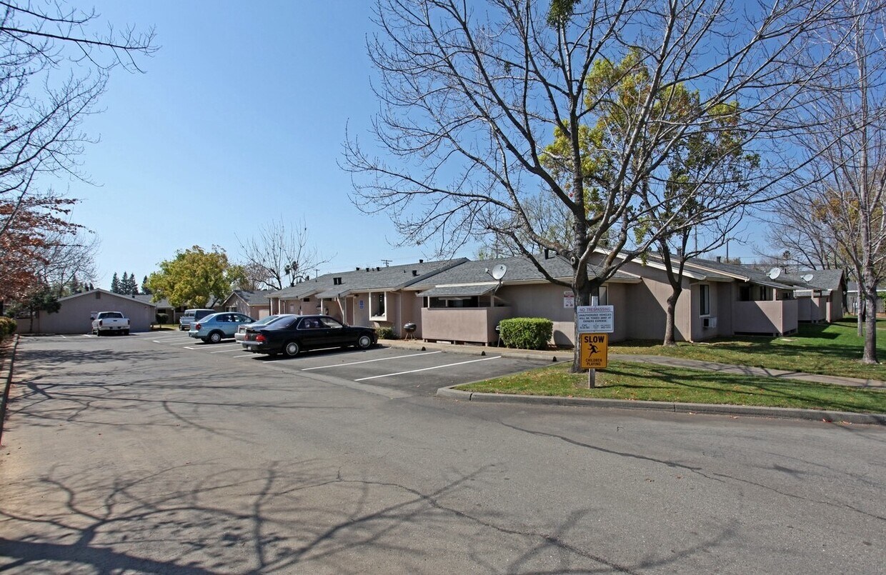 Foto principal - 2654 McGregor Dr