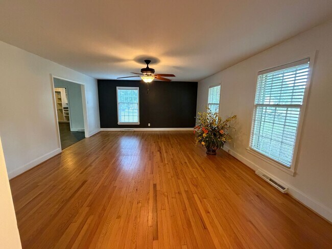 Building Photo - 608 Margaret Dr