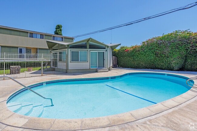 Building Photo - Cornuta Pines Apartments