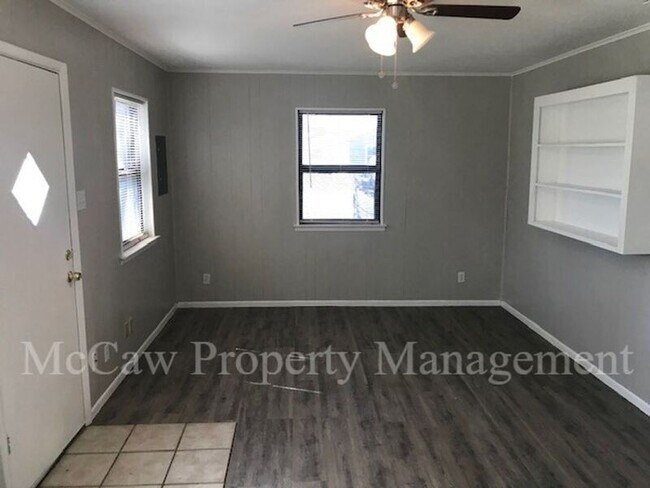 Building Photo - 5747 Cowden St