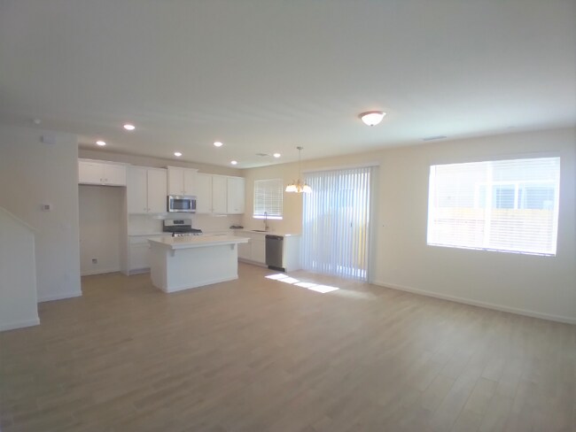 Building Photo - 6393 E Malbec Dr