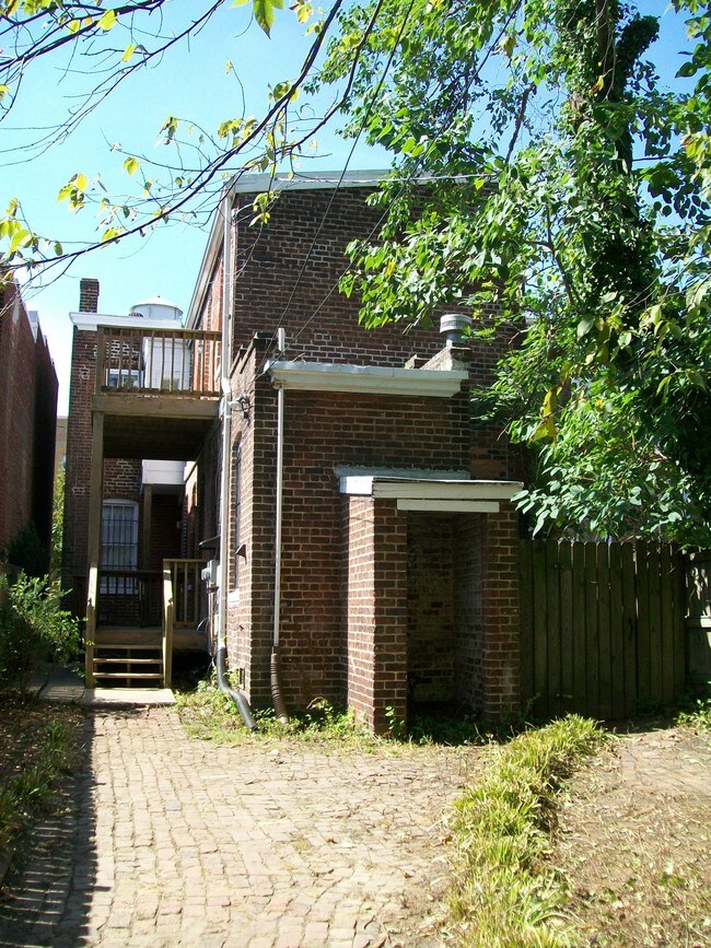 Foto del edificio - 2510 E Marshall St
