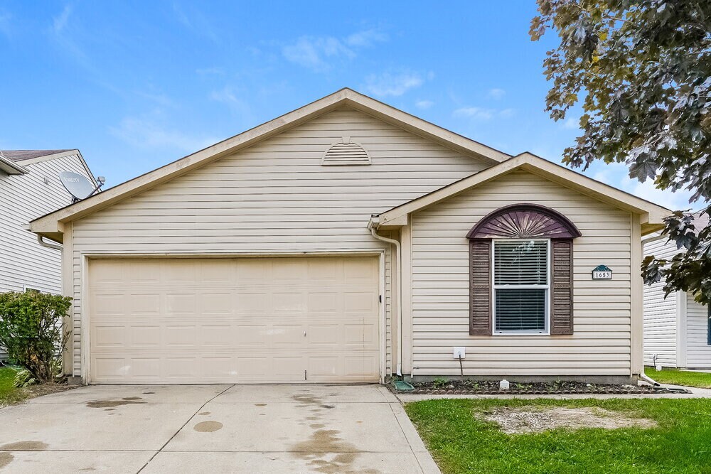 Primary Photo - 1653 Farm Meadow Dr
