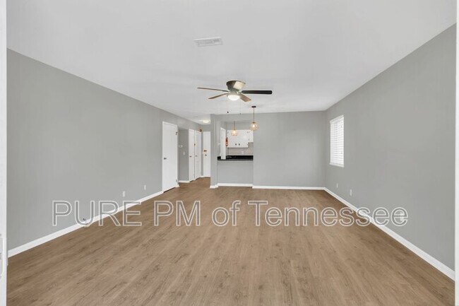 Foto del edificio - 1302 Mercury Blvd