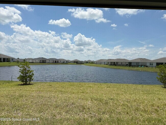 Foto del edificio - 1566 Criswell Ln SE