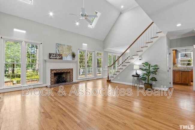 Building Photo - 269 Hogans Valley Way