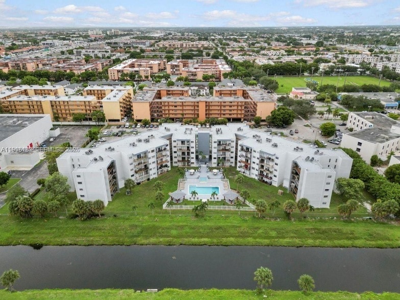 Photo - 1820 W 53rd Street Unit 205