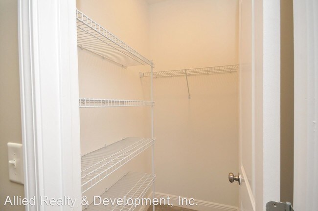 Foto del edificio - 4 br, 4.5 bath Apartment - 443 Meador Drive